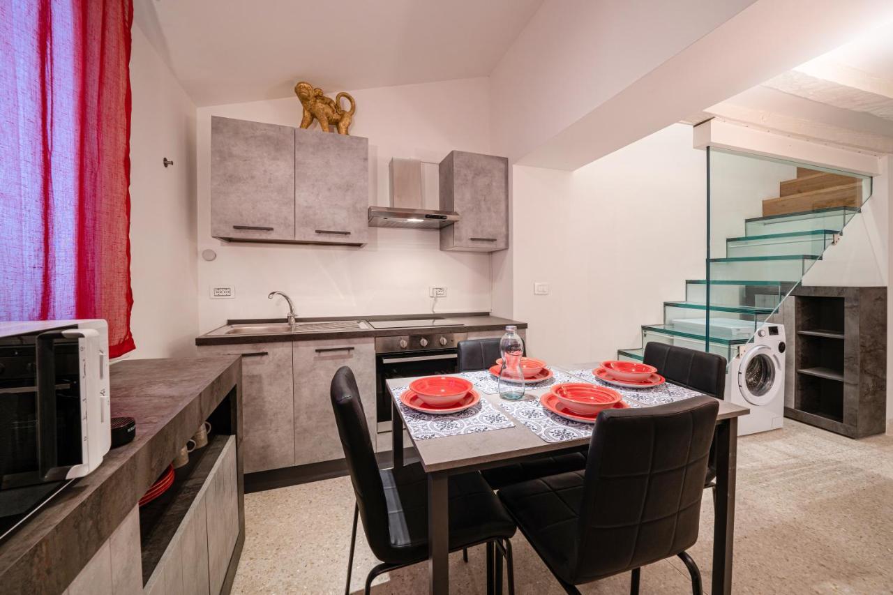 Centrale Appartamento Per 4 Persone Venesia Bagian luar foto